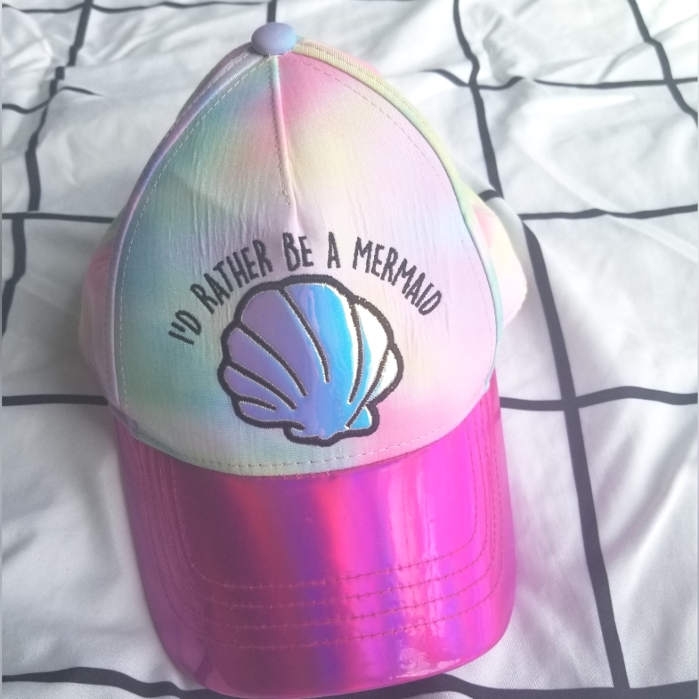 *NWOT!* Beachy Seashell Mermaid Hat 🧜‍♀️🐚